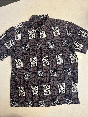 Quiksilver Men’s Black & White Geometric Short-Sleeve Button-Down Shirt